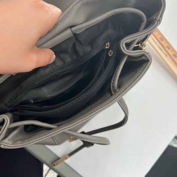 Wink Kangaroo Hand Bag / Back Pack NEW - Picture 3 of 10